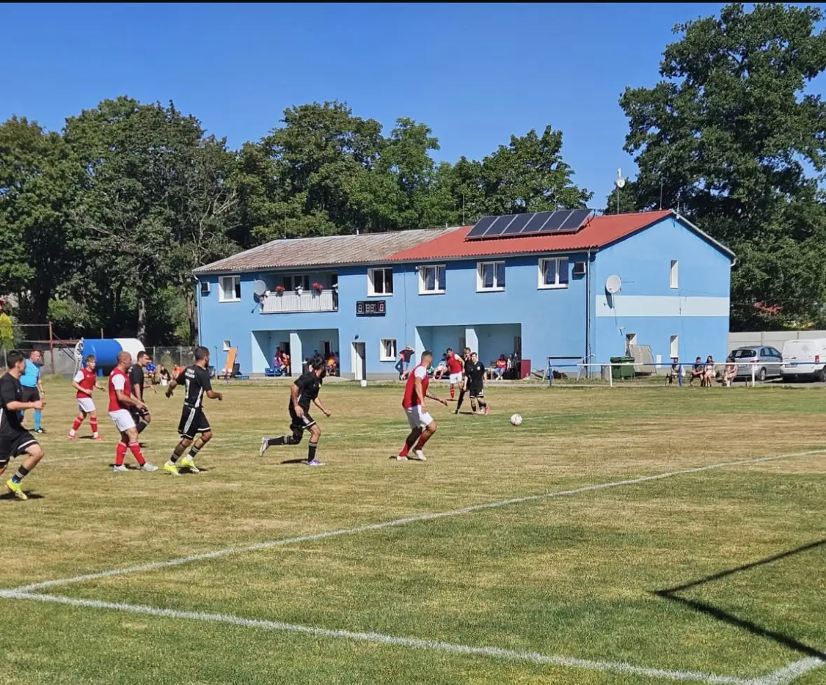 TJ Spar. Horní Slavkov : FK Skalná  2:2