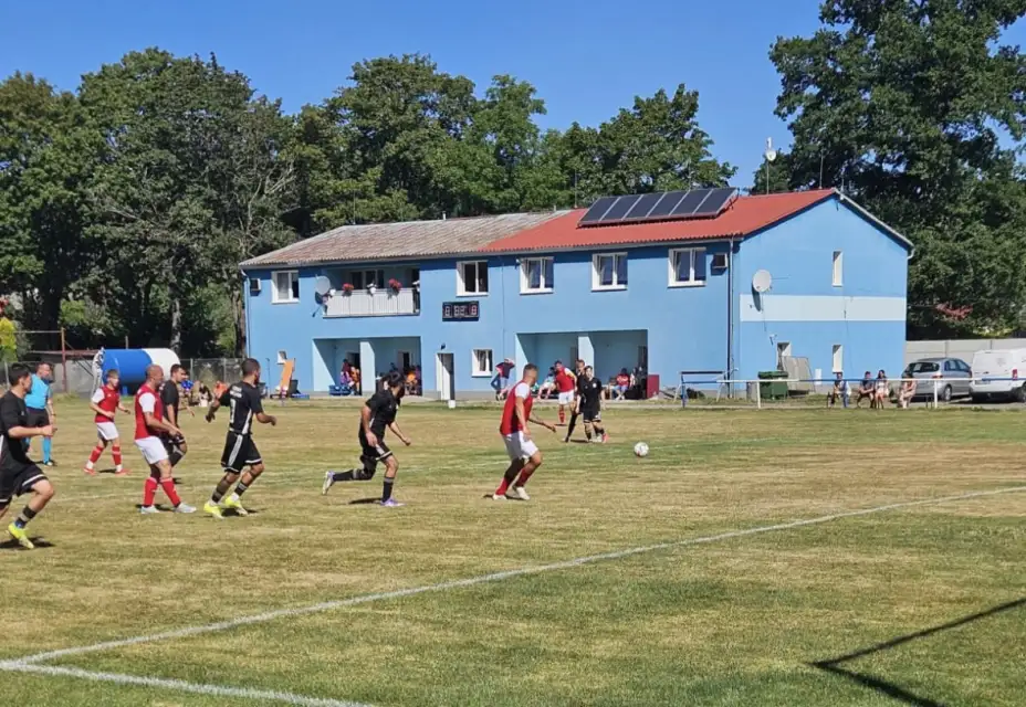 TJ Spar. Horní Slavkov : FK Skalná  2:2